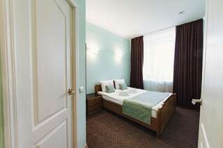Гостиница Иж Отель Ижевск Улучшенный двухместный номер с 1 кроватью-18